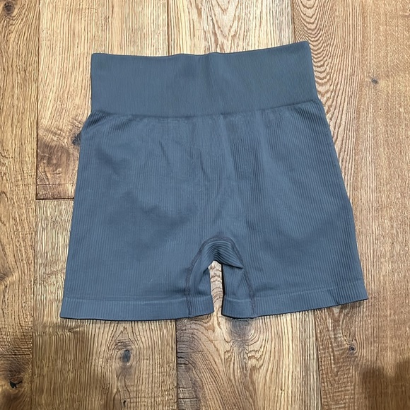 grey ribbed amazon biker shorts - Picture 2 of 3